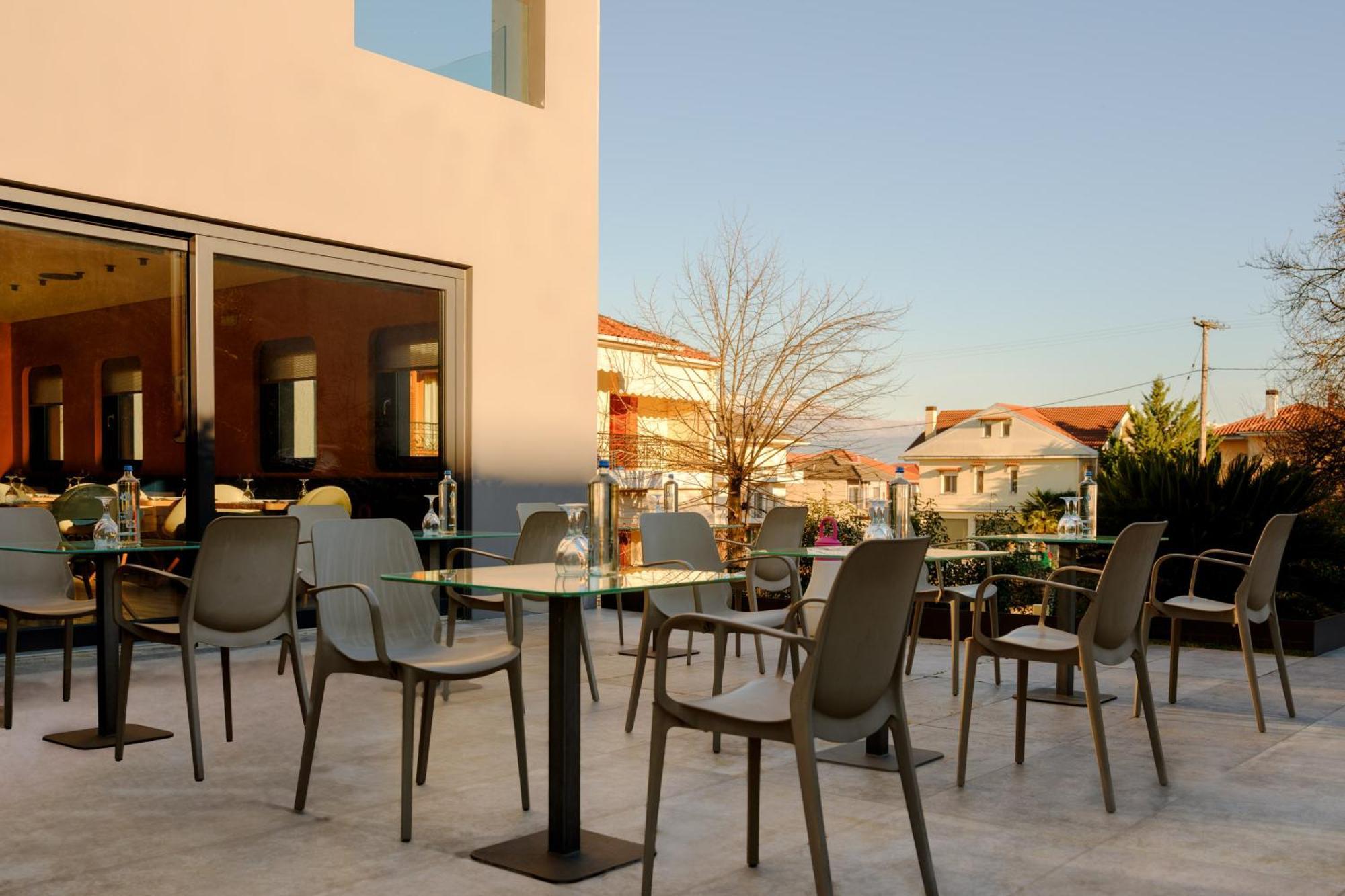 Essence Hotel Ioannina Exterior photo