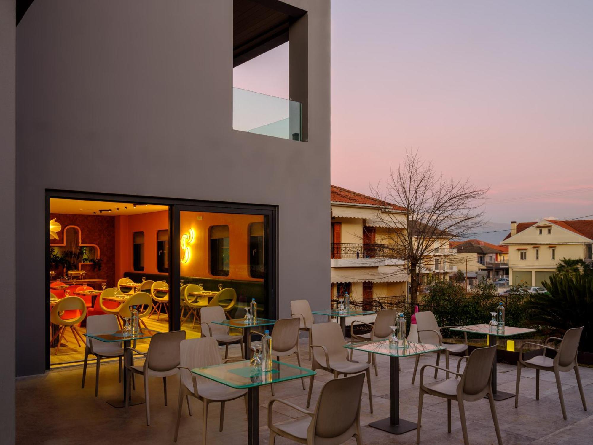 Essence Hotel Ioannina Exterior photo