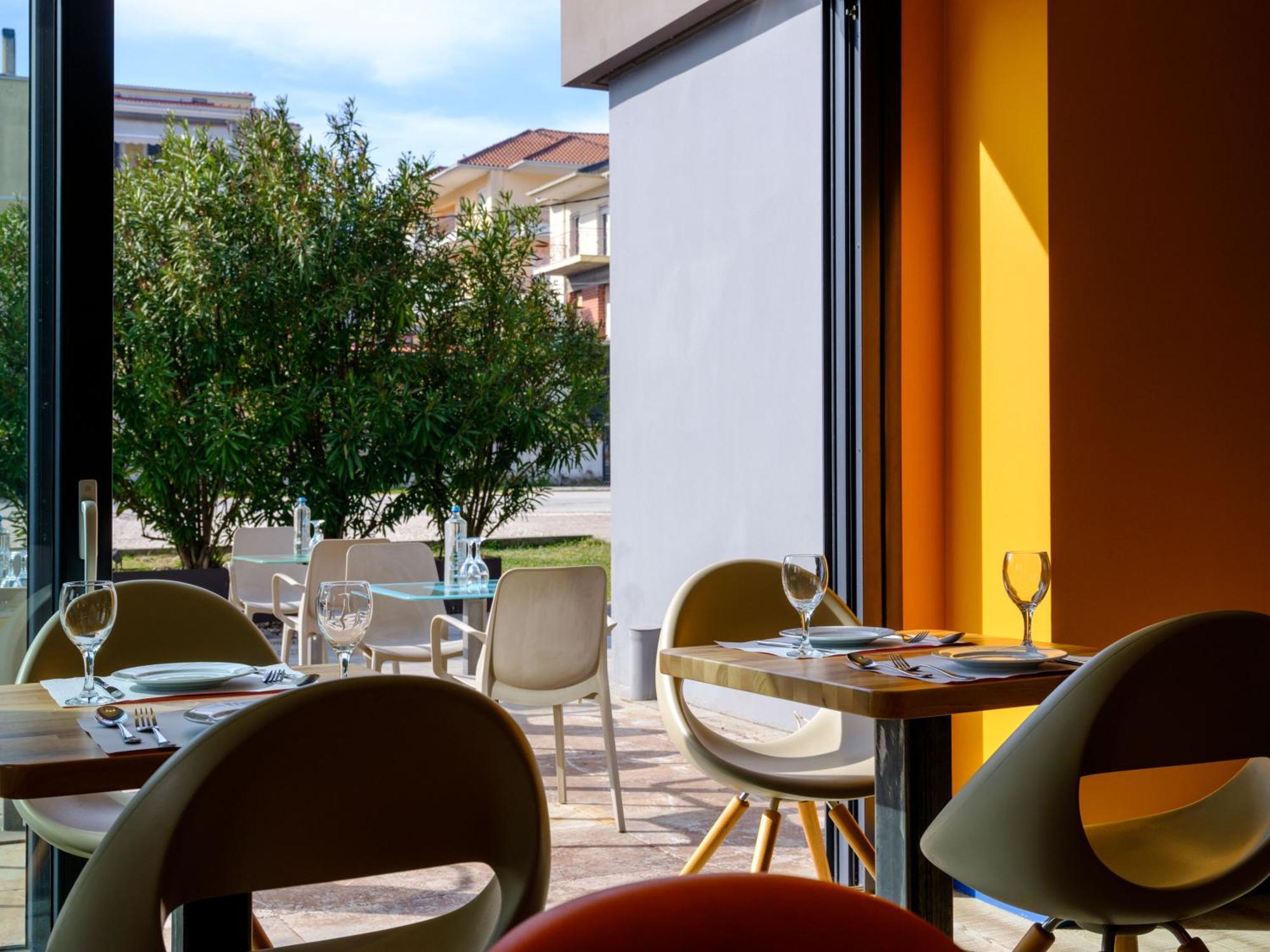 Essence Hotel Ioannina Exterior photo